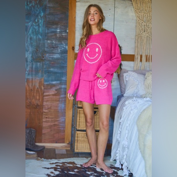 💖NWT Soft Smiley Pajama Short Set - Picture 2 of 7